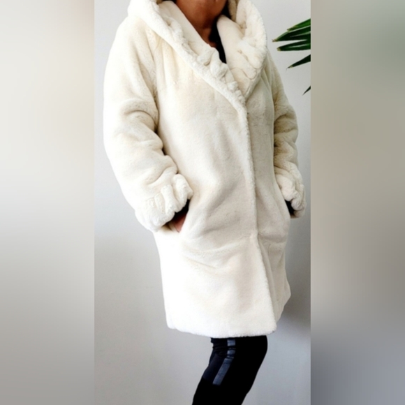 Gallery Women's Super Soft Faux Fur Coat Hooded Hook/Button Ivory Small - Picture 15 of 16